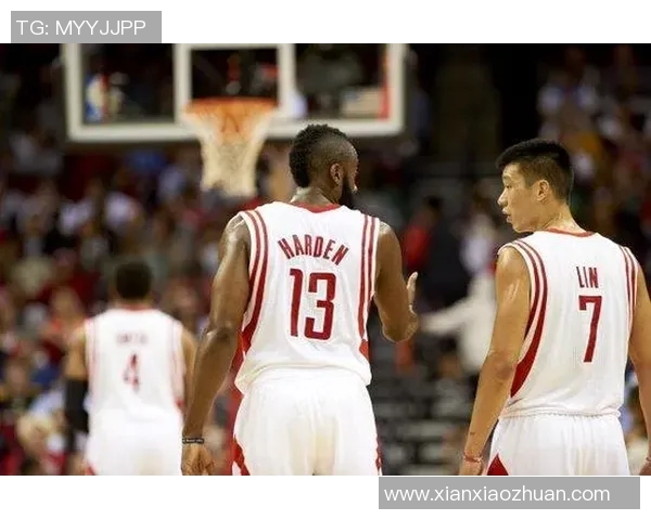 探讨足球明星们的职业生涯晚期为何仍然选择继续踢球的原因与影响